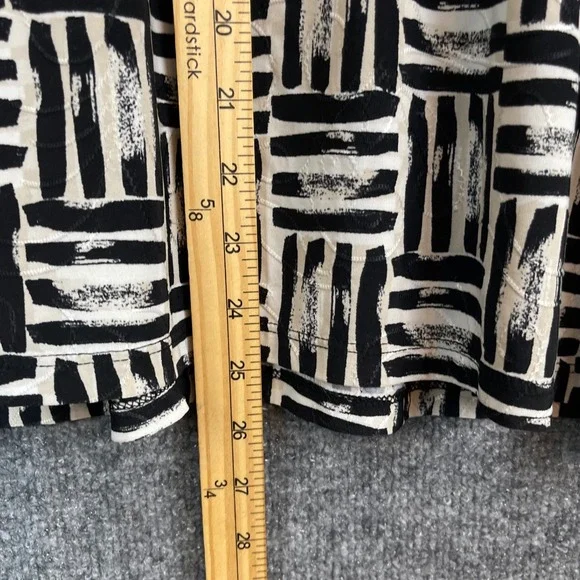 JM Collection Tunic Top Women's XL Black White 3/4 Sleeve Geometric - Picture 4 of 9